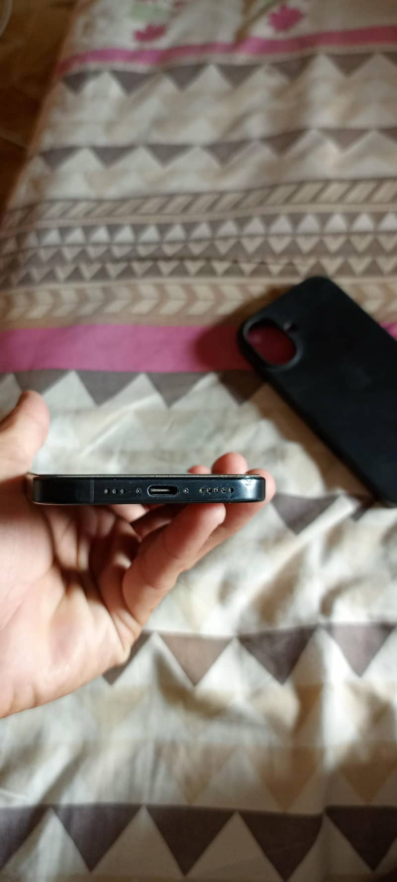 Apple iPhone 16 2