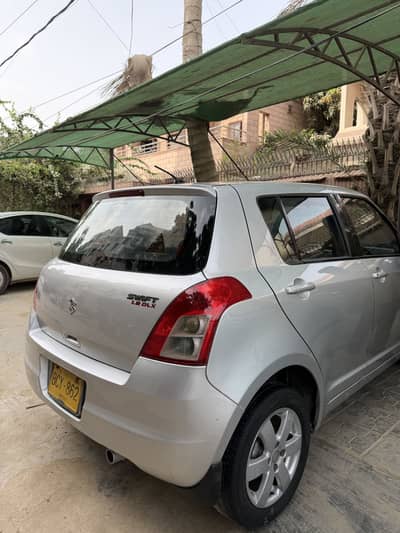 Suzuki Swift Dlx 2015