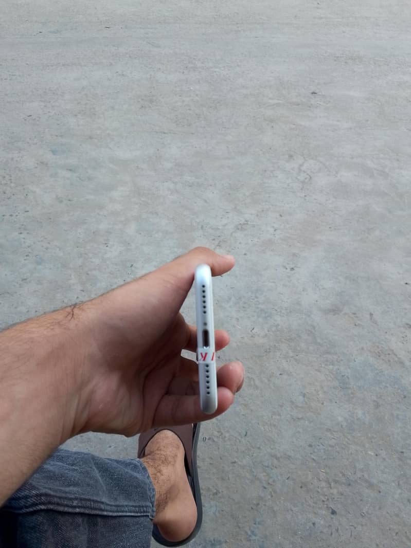 Apple iPhone 8 4