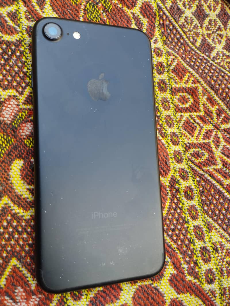 Apple iPhone 7 3