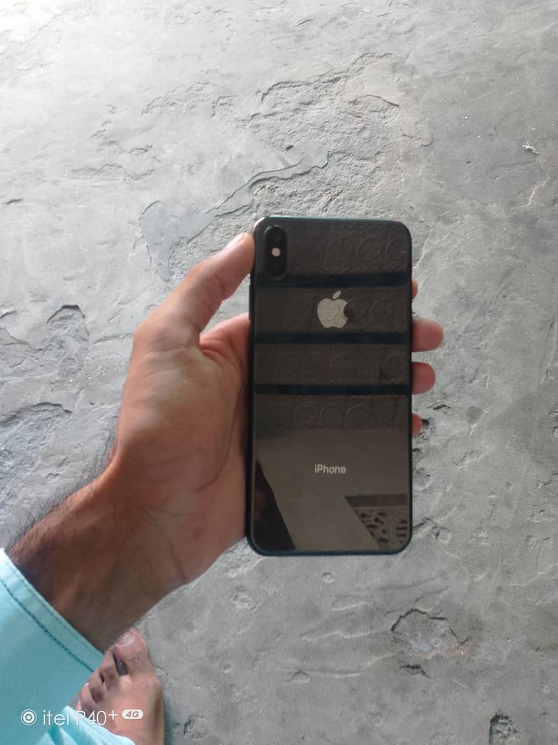 Apple iPhone XS Max 2