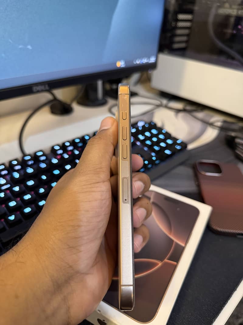 Apple iPhone 16 Pro Max 3