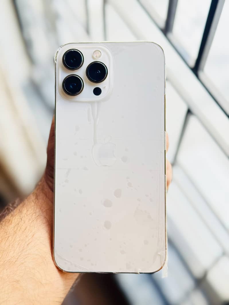 Apple iPhone 13 Pro Max 4