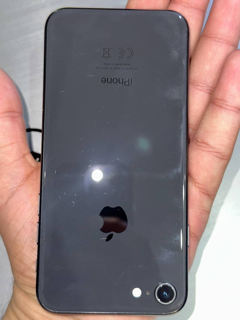 Apple iPhone 8 1