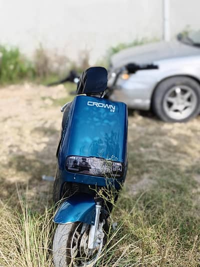 CROWN Electric scooty EV T10