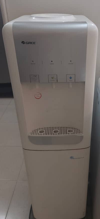 Gree Water Dispenser Hot & Cold with Refrigerator | 3 Taps | Used