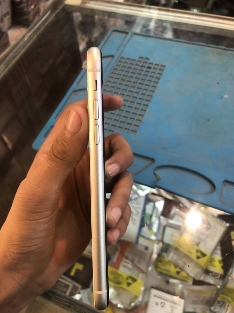 Apple iPhone 11 2