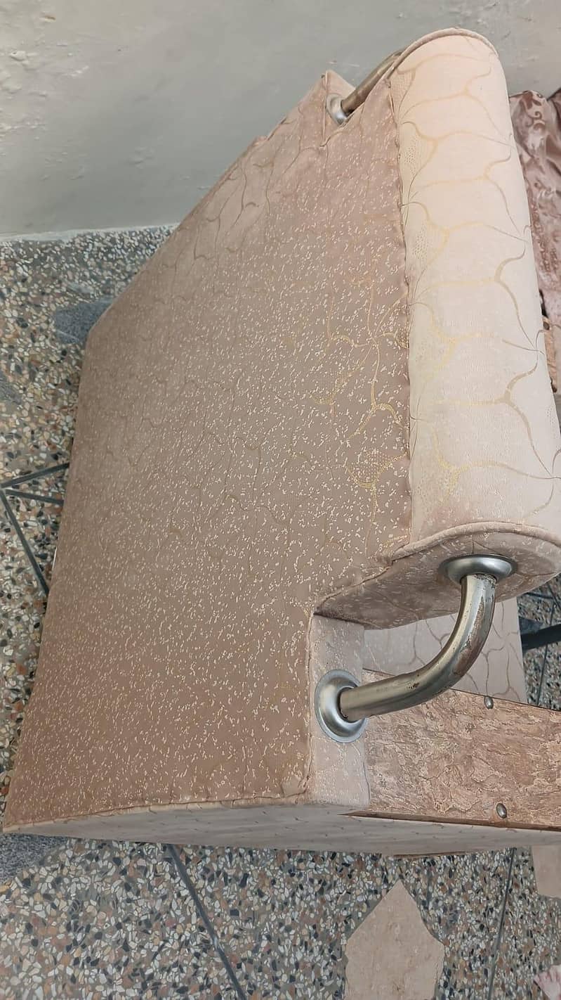 New condition sofa set 10/9 condition 1