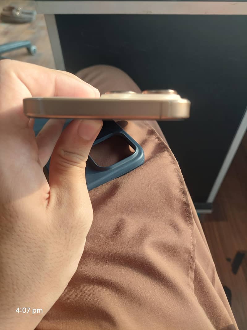Apple iPhone 16 Pro Max 3