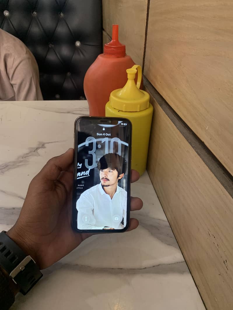 Apple iPhone 11 Pro 2