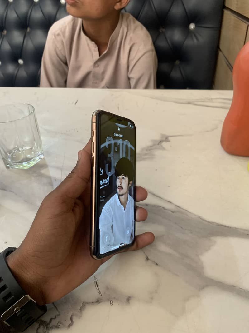 Apple iPhone 11 Pro 3