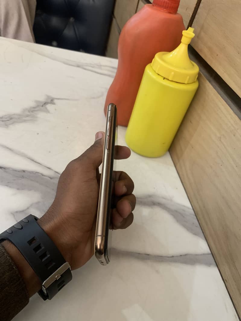 Apple iPhone 11 Pro 5