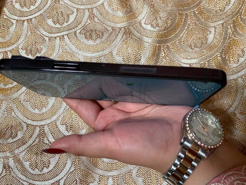 iphone 14 pro max 5
