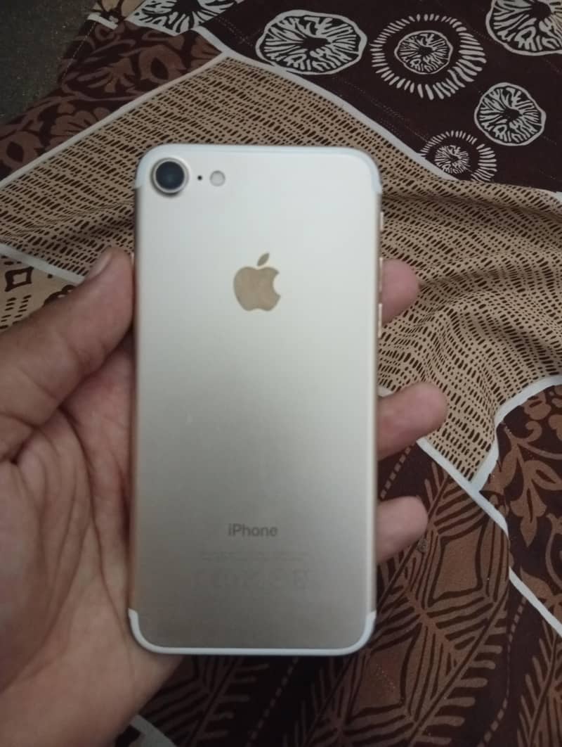 Apple iPhone 7 3