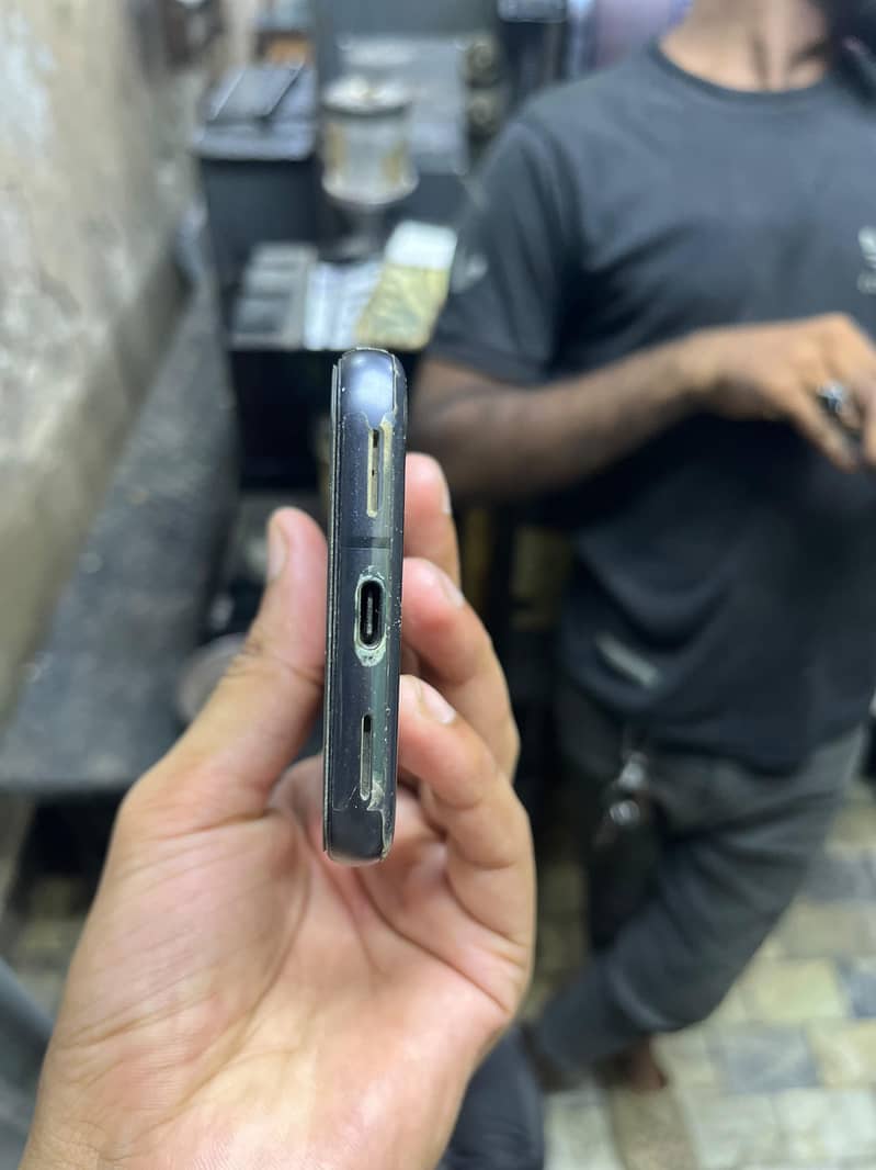Google Pixel 8a 3