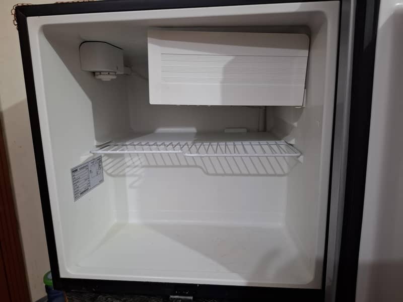 mini fridge 2