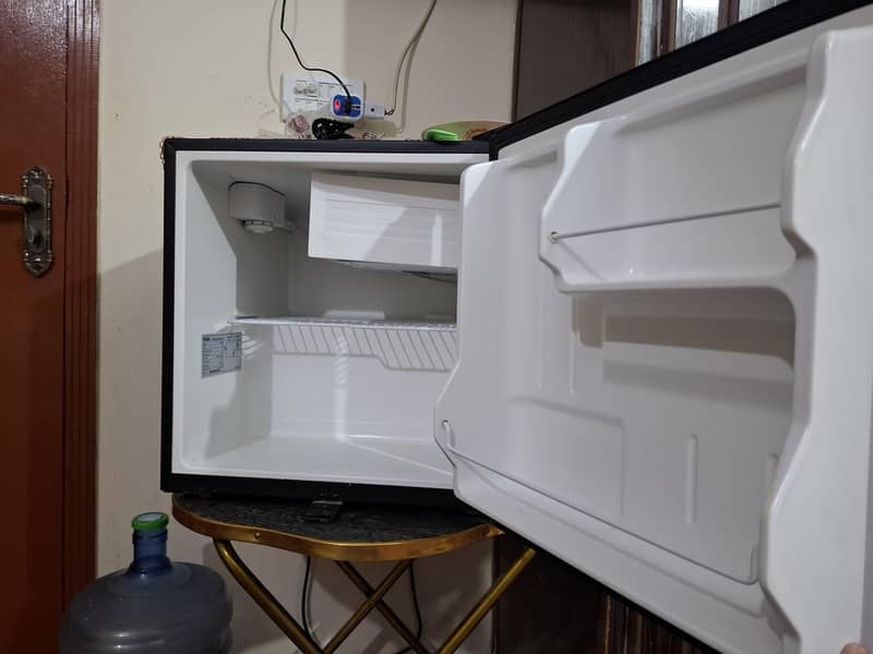 mini fridge 3