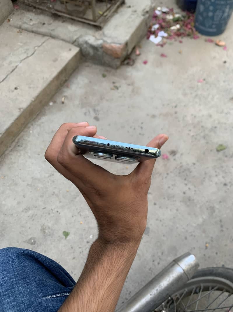 Xiaomi Redmi Note 14 Pro 4