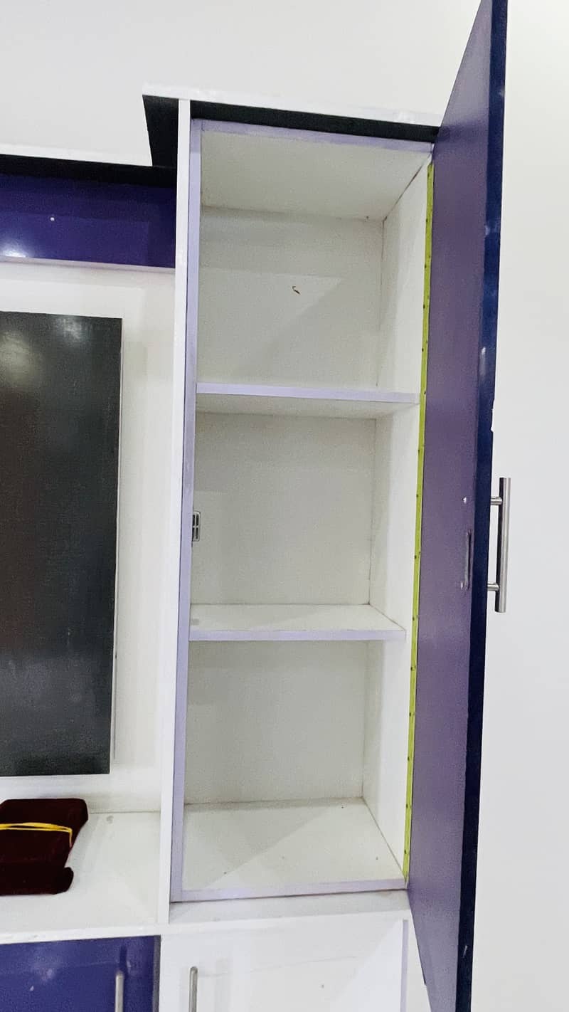 Led Console with Cabinets 4