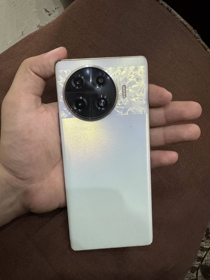 Tecno Spark 20 Pro Plus 4