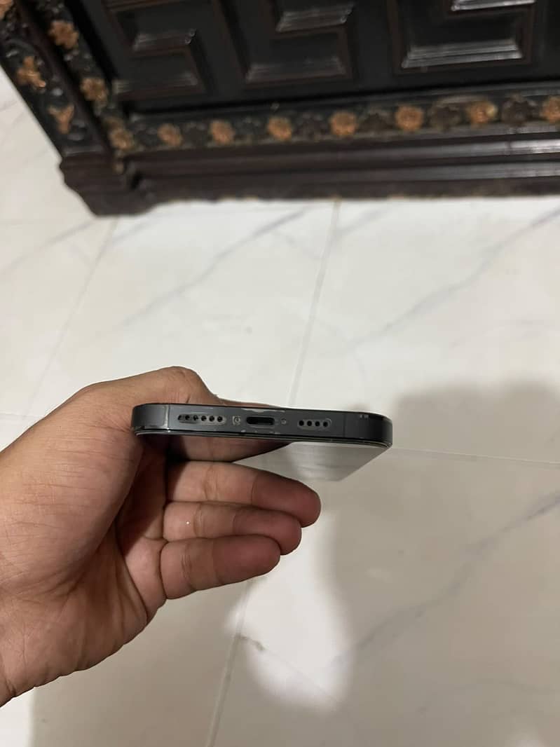 Apple iPhone 14 Pro Max 6