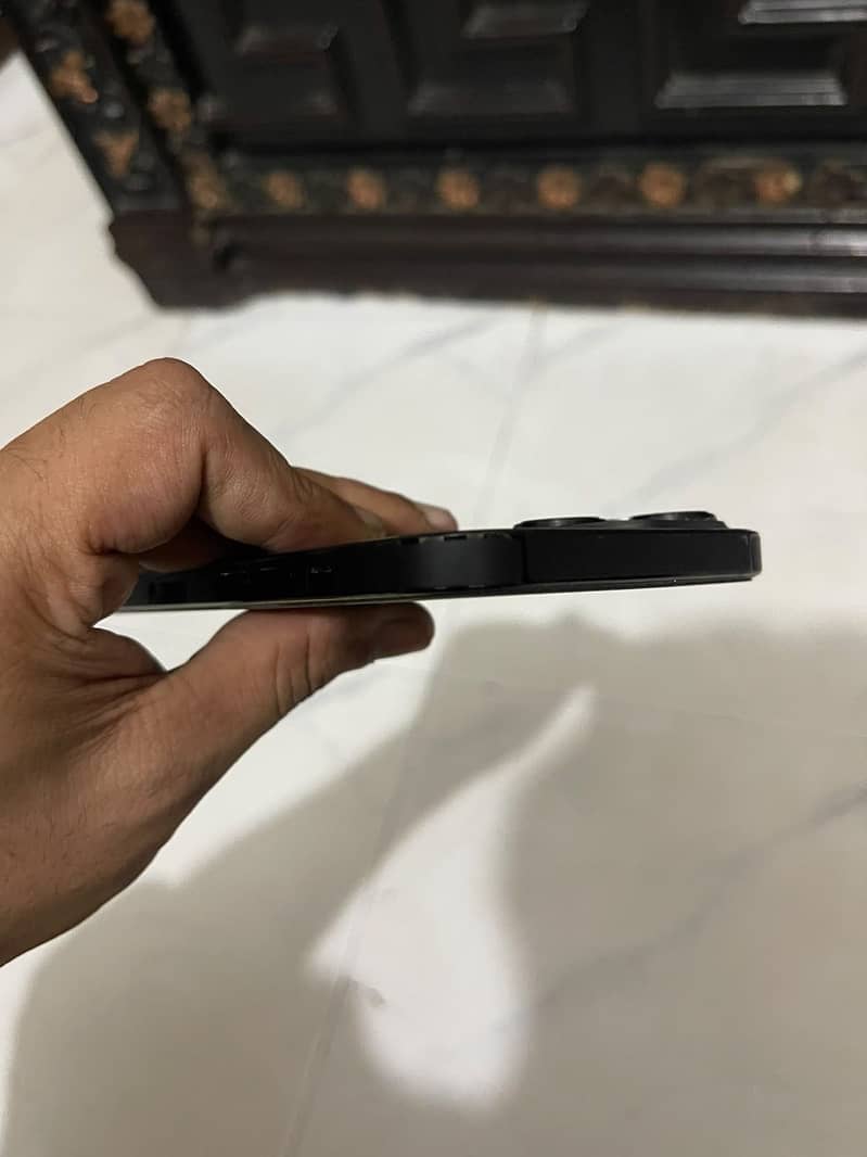 Apple iPhone 14 Pro Max 9