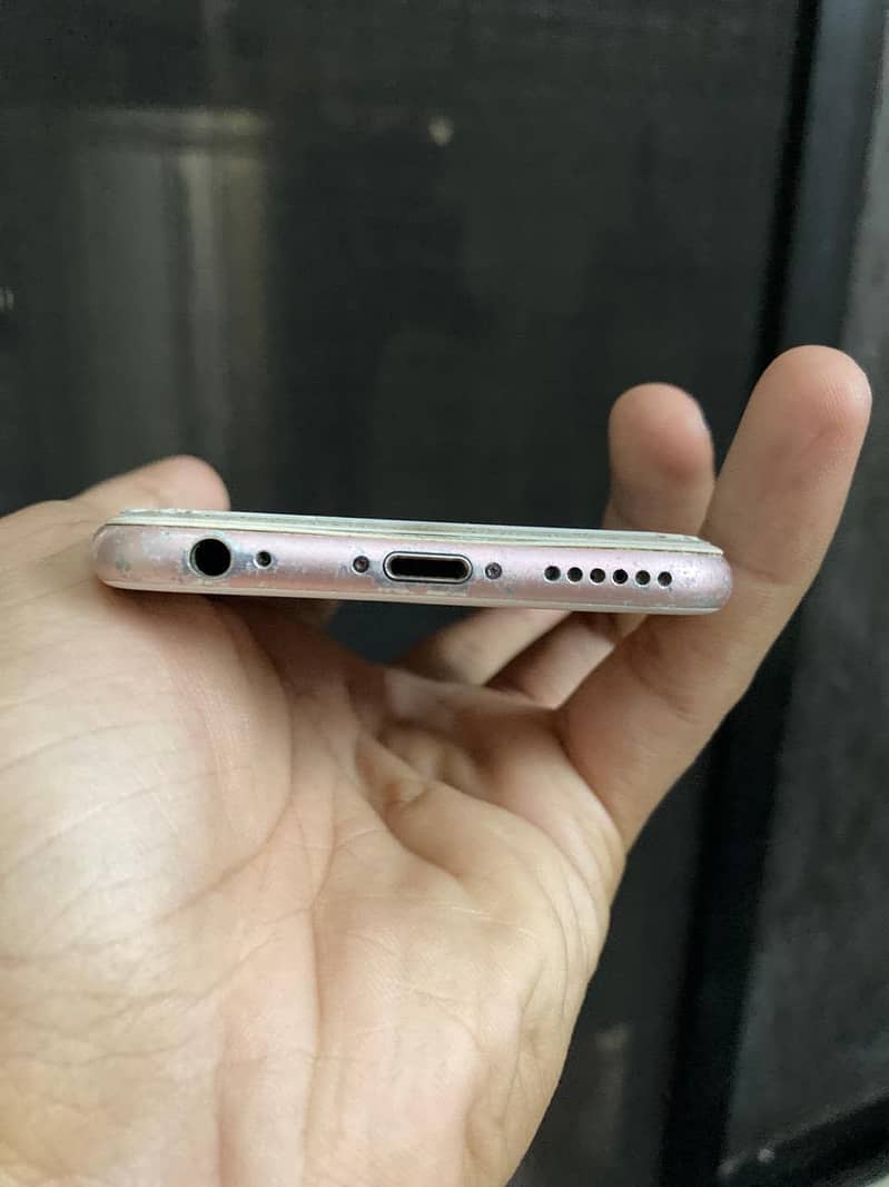 Apple iPhone 6S 4