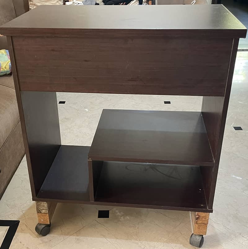 Old Computer table 0