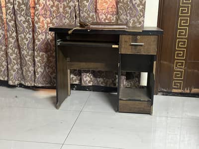 Computer Table for sale