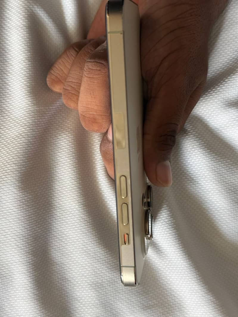 Apple iPhone 14 Pro 2