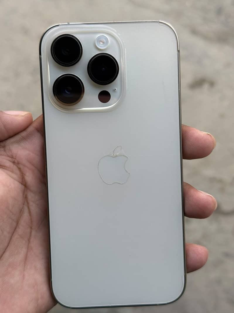 Apple iPhone 14 Pro 1