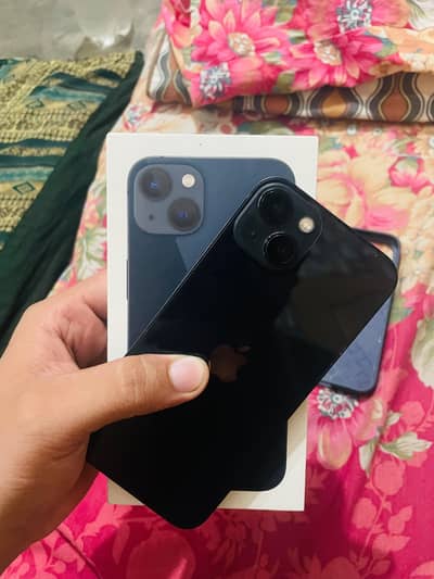 Apple iPhone 13