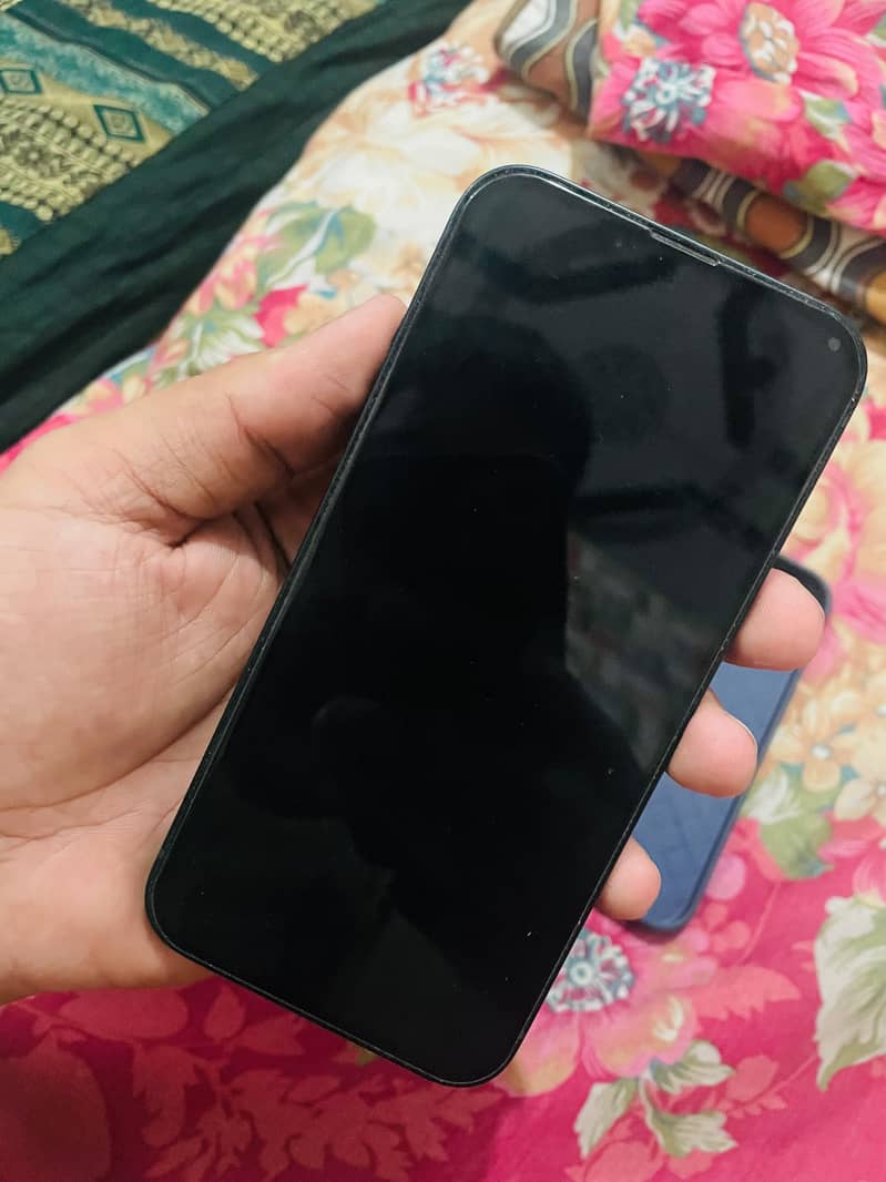 Apple iPhone 13 2