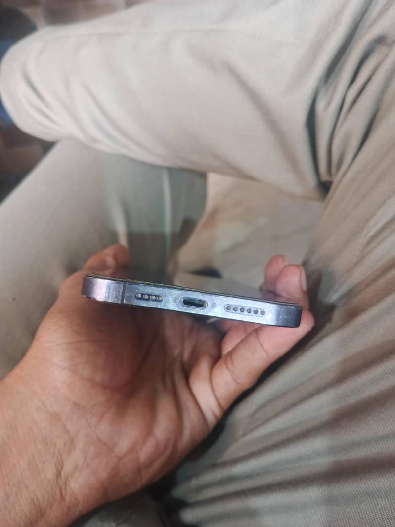 Apple iPhone 14 Pro Max 4