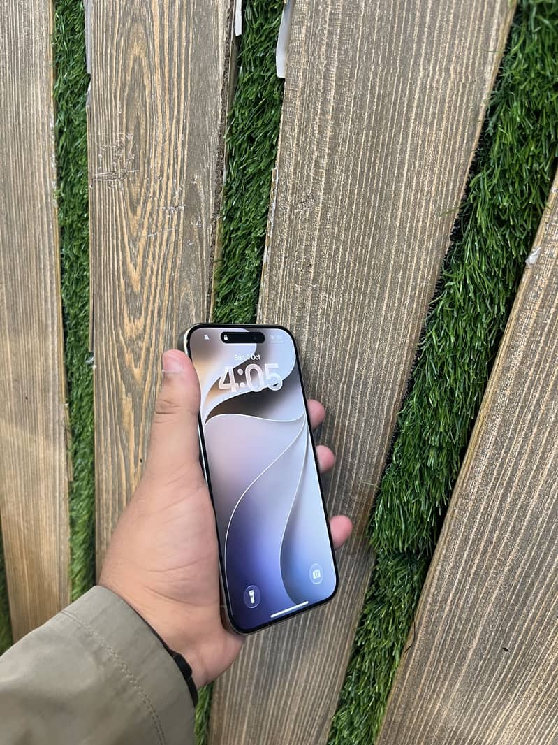 Apple iPhone 15 Pro 2