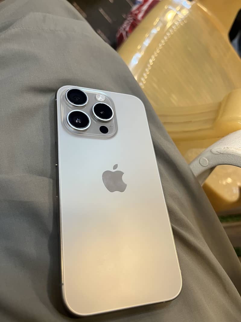 Apple iPhone 15 Pro 6