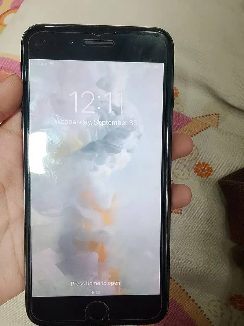 Apple iPhone 7 Plus 3