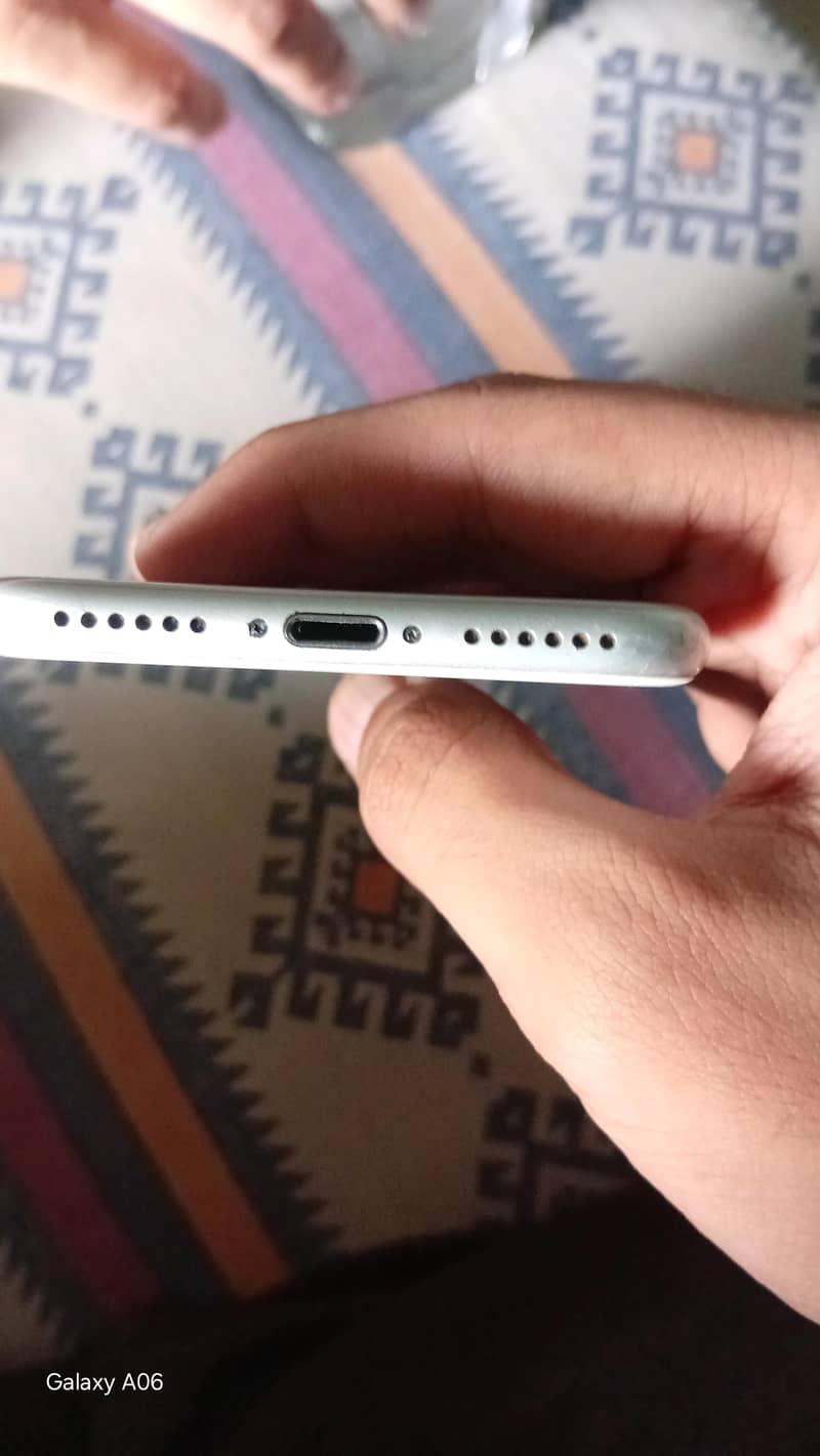Apple iPhone 7 2
