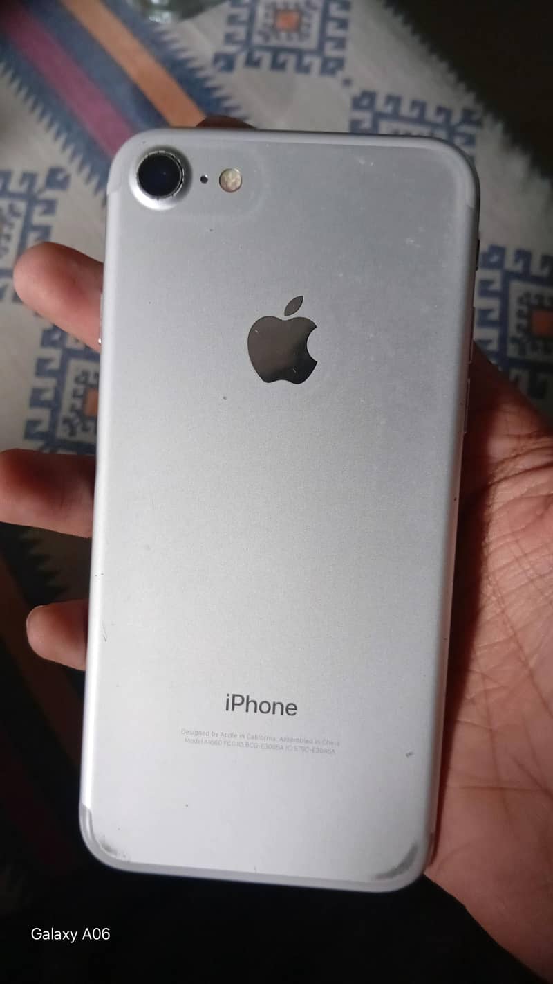 Apple iPhone 7 3
