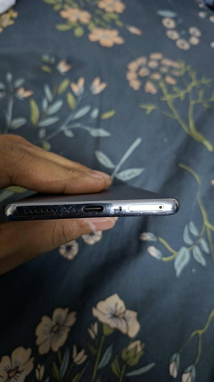 Tecno CAMON 40 Pro 4
