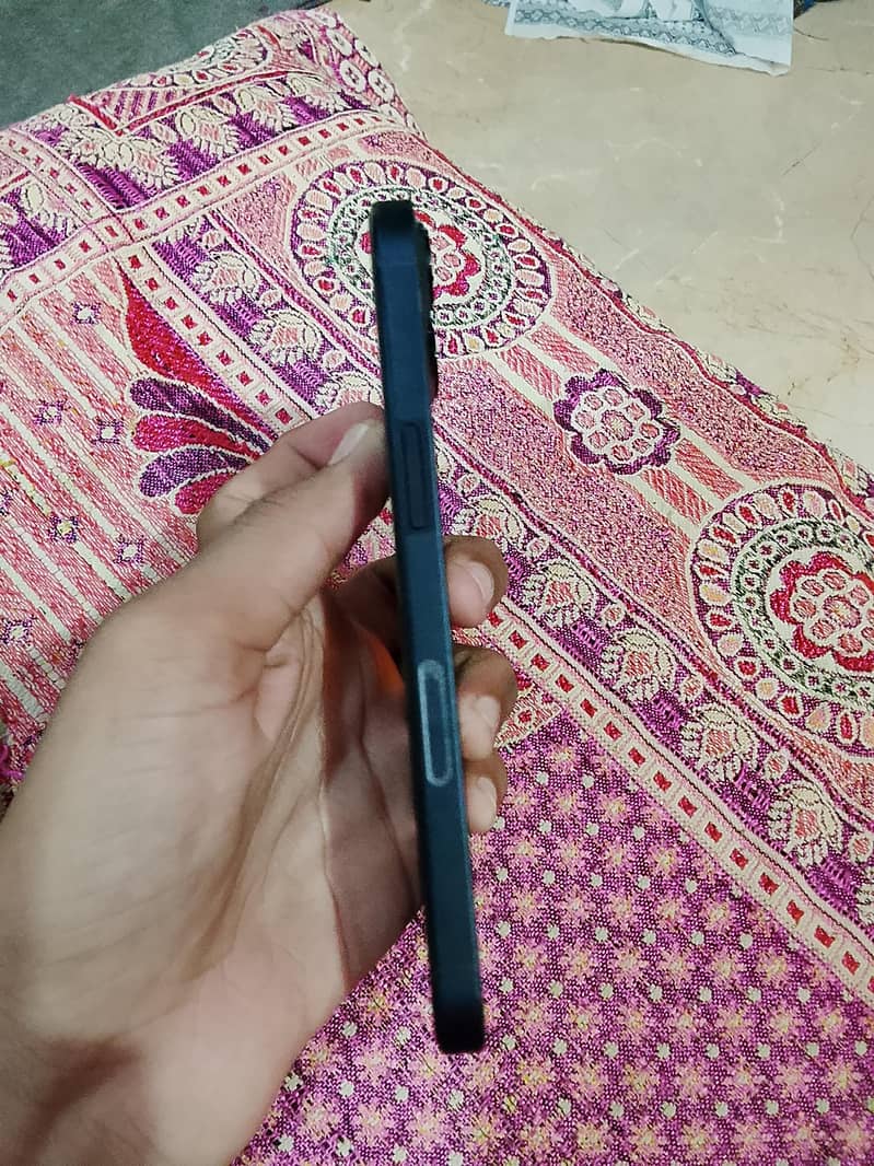 iPhone 13 1