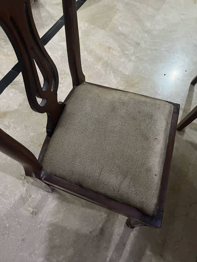 Dining table for sale (Best Price)
