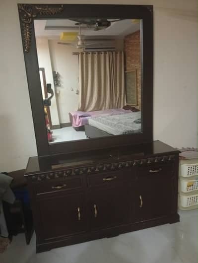 Classic Dark Brown Wooden Dressing Table Set