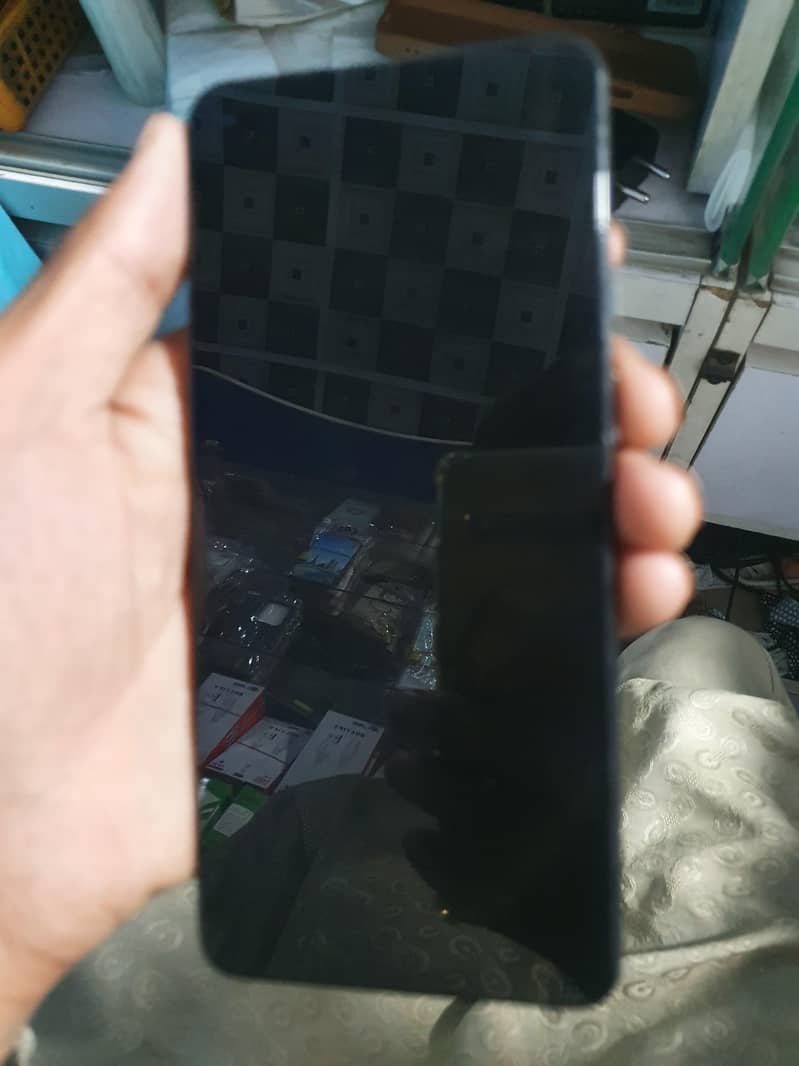 One Plus9   8/128 2