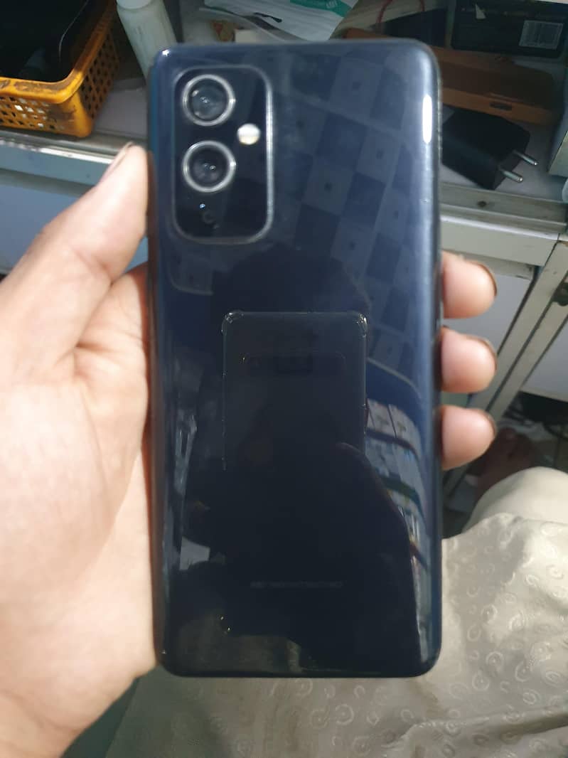 One Plus9   8/128 3