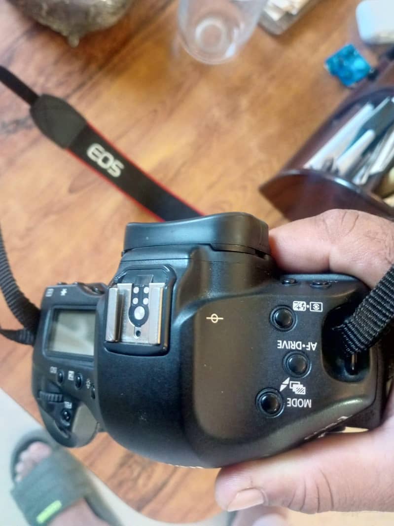 2 Camera 1 lens 5