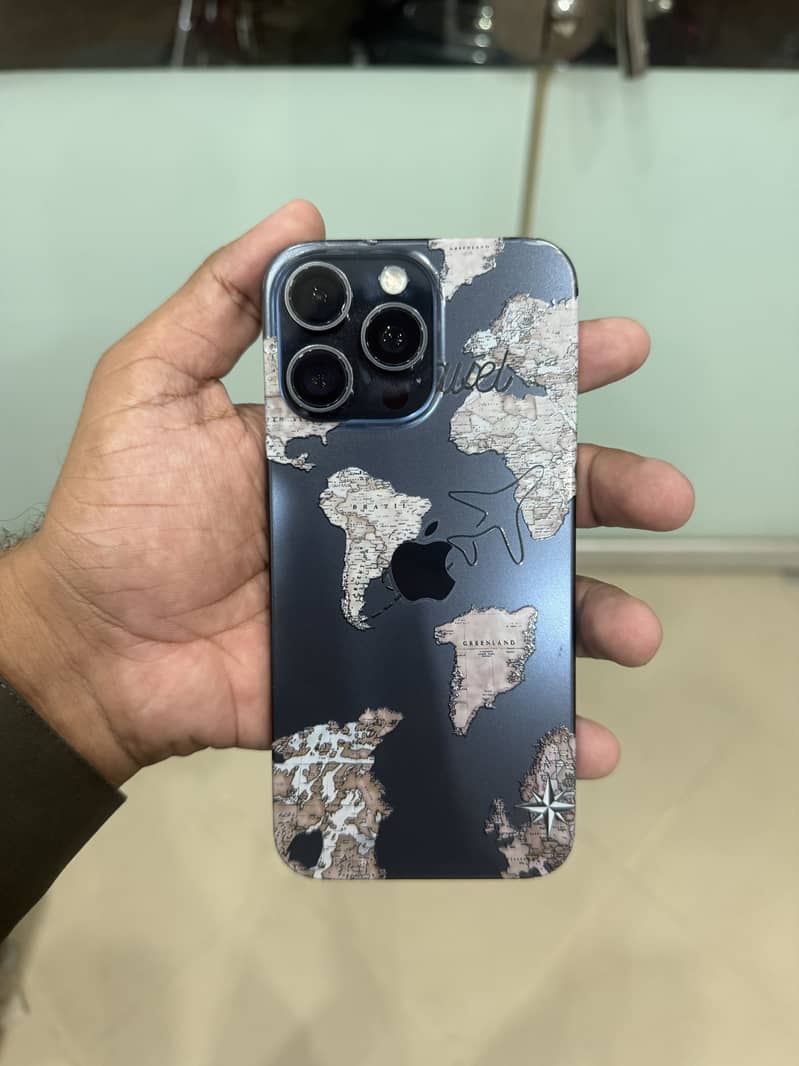 Apple iPhone 15 Pro Max 4