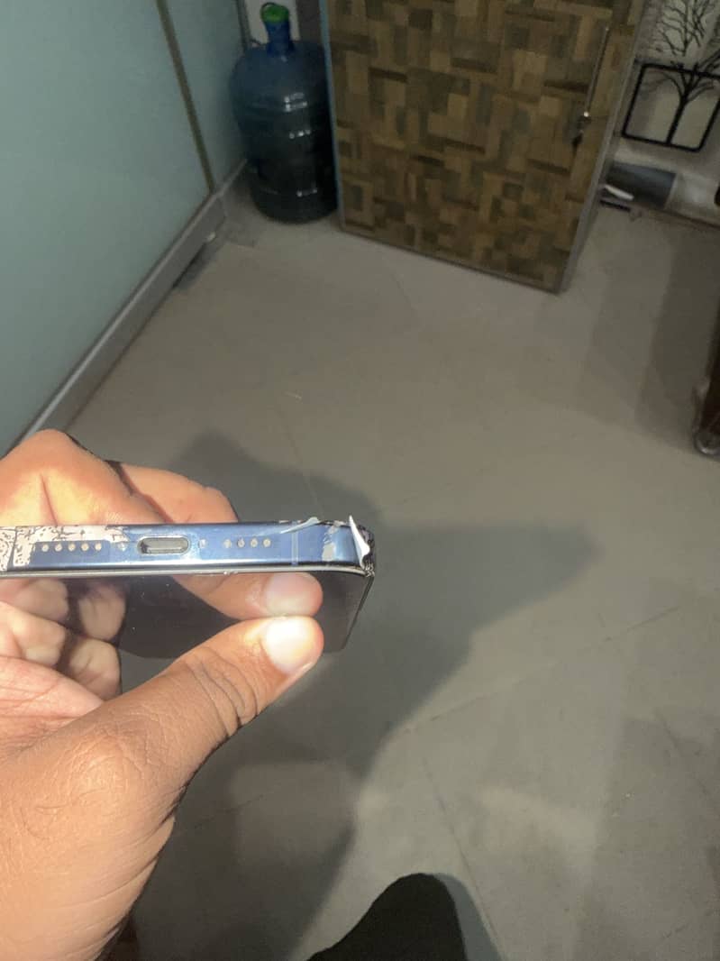 Apple iPhone 15 Pro Max 5