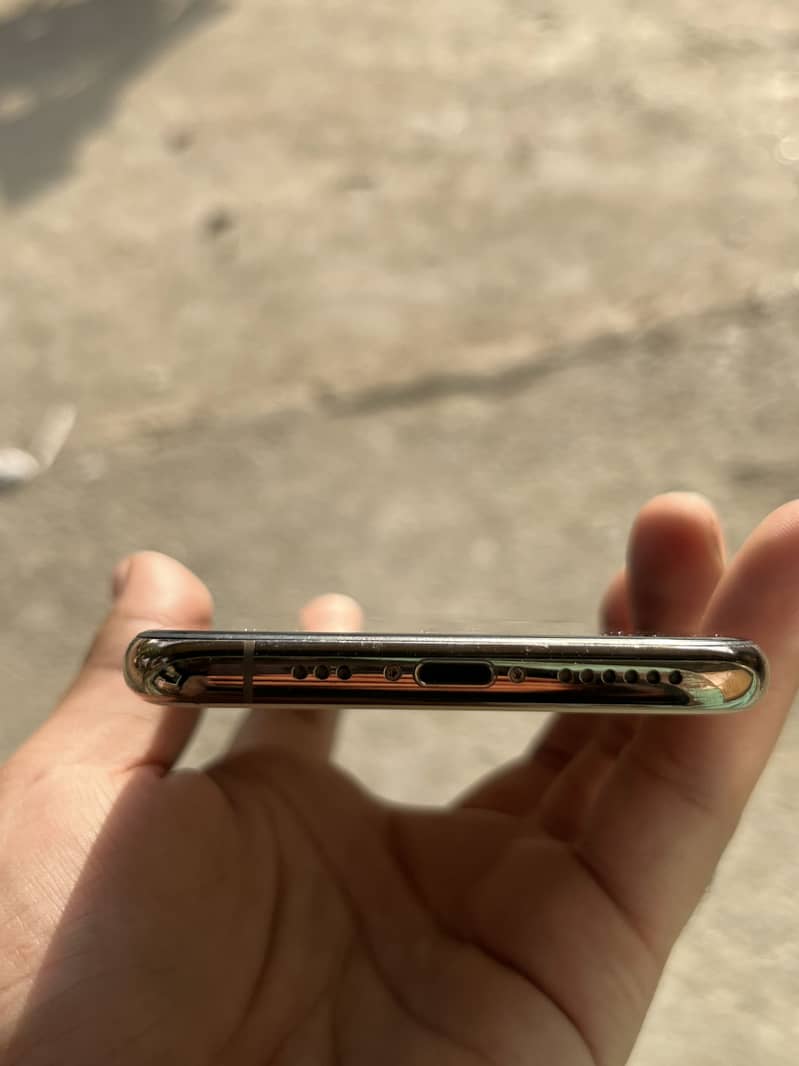 Apple iPhone 11 Pro 2