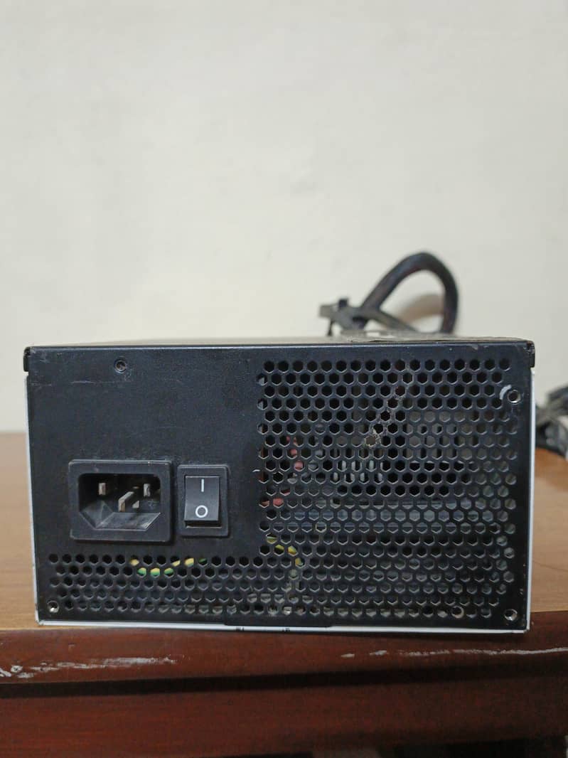 RaidMax Vampire Powersupply 1